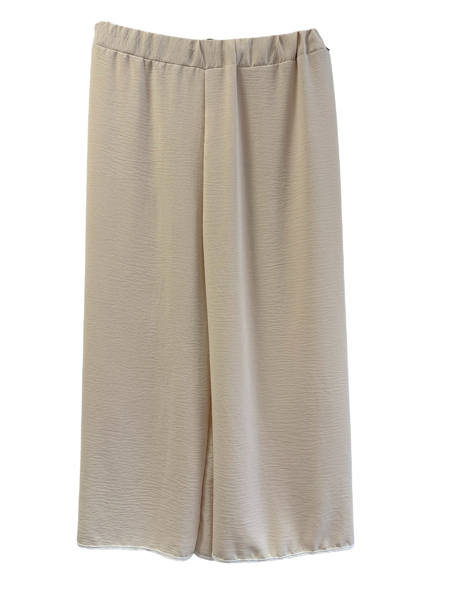 Ayla – Zweiteiler in Offwhite mit Kontrastdetails
