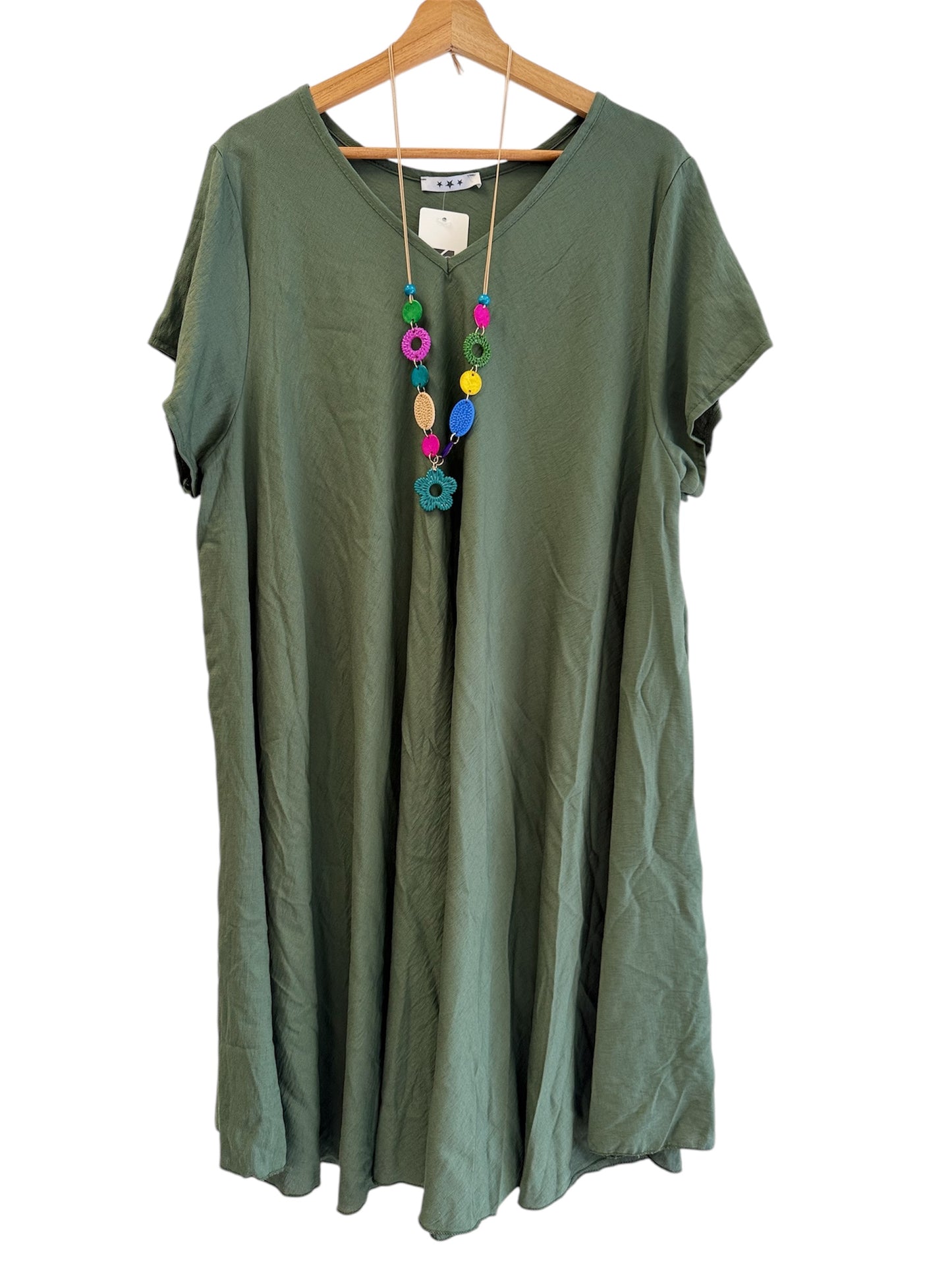 Elara – A-Linien-Kleid mit V-Ausschnitt & Kette