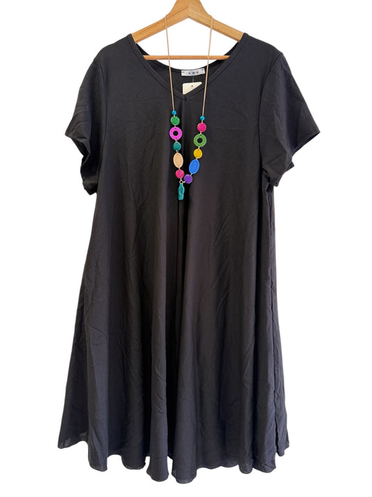 Elara – A-Linien-Kleid mit V-Ausschnitt & Kette