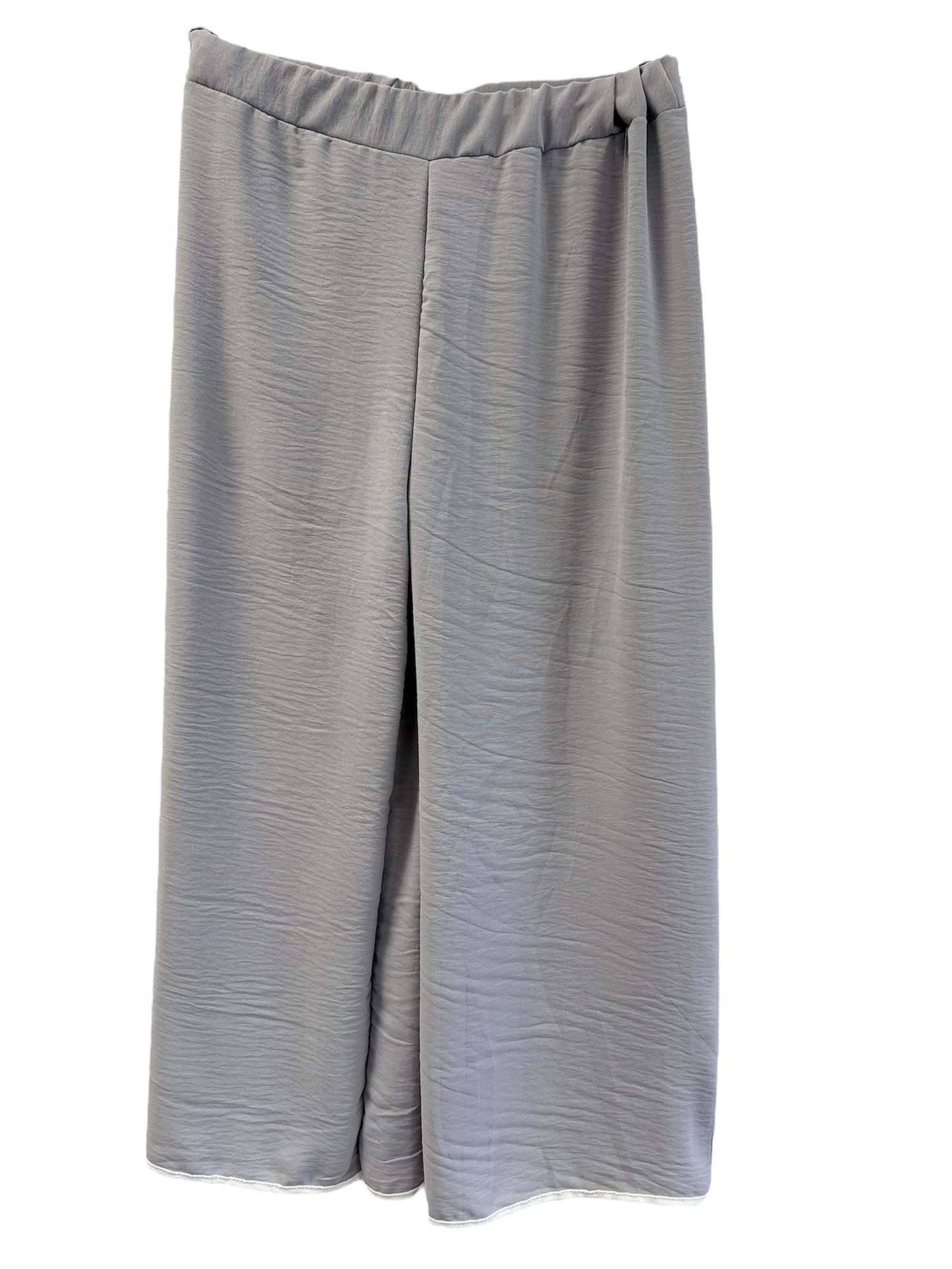 Ayla – Zweiteiler in Offwhite mit Kontrastdetails