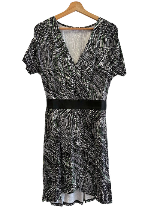 Aylin – Wickelkleid mit Print und Taillenband